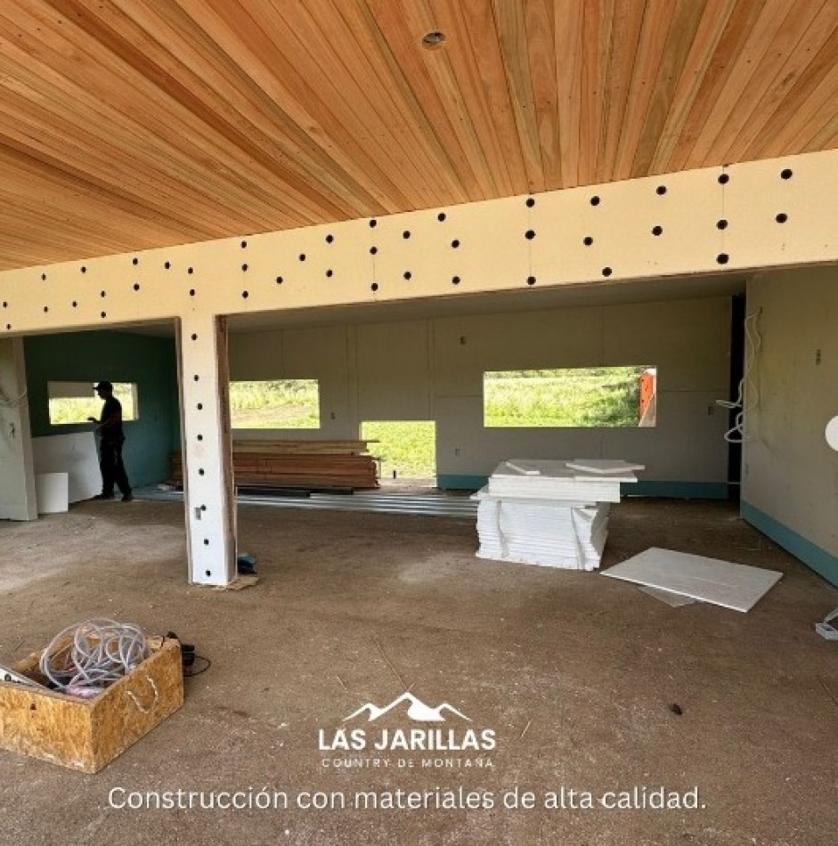 Casa de categoria en Las Jarillas, barrio privado con vista 360 grados a las sierras. Pre-venta