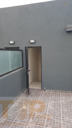 ¡Oportunidad! Hermoso housing triplex a estrenar en Miralejos 17, a 30 mts del Lago.