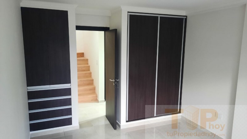 ¡Oportunidad! Hermoso housing triplex a estrenar en Miralejos 17, a 30 mts del Lago.
