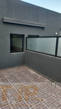 ¡Oportunidad! Hermoso housing triplex a estrenar en Miralejos 17, a 30 mts del Lago.
