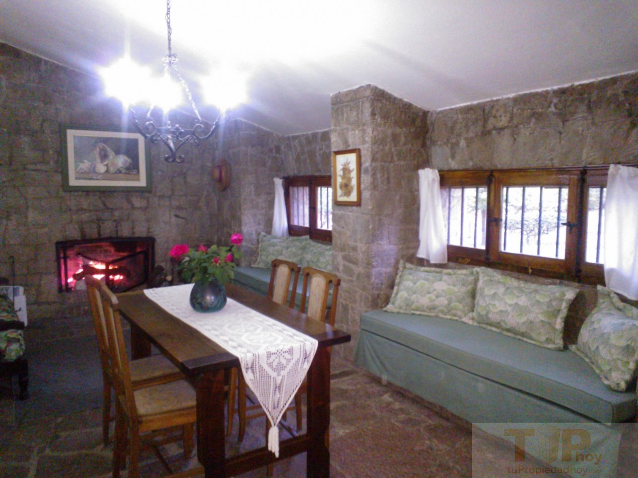 8 hectareas autosustentables con casas de campo, servicios y variedad de frutales en el Valle de Calamuchita