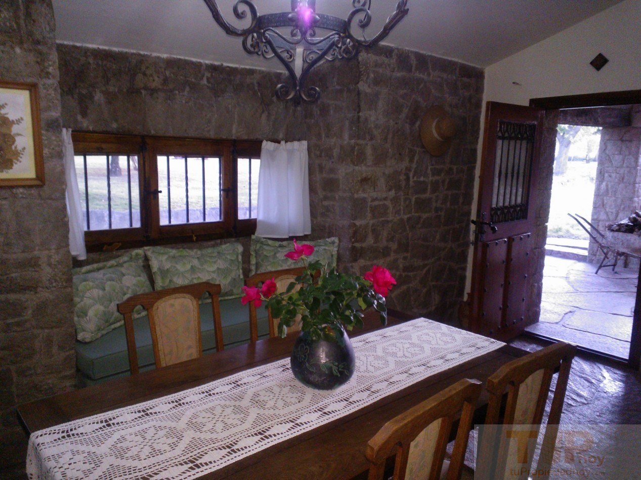 8 hectareas autosustentables con casas de campo, servicios y variedad de frutales en el Valle de Calamuchita