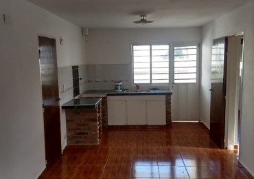 Departamento de 2 dormitorios, en complejo ubicado a dos cuadras de la Av. Cárcano y a 350 metros de Gral Paz